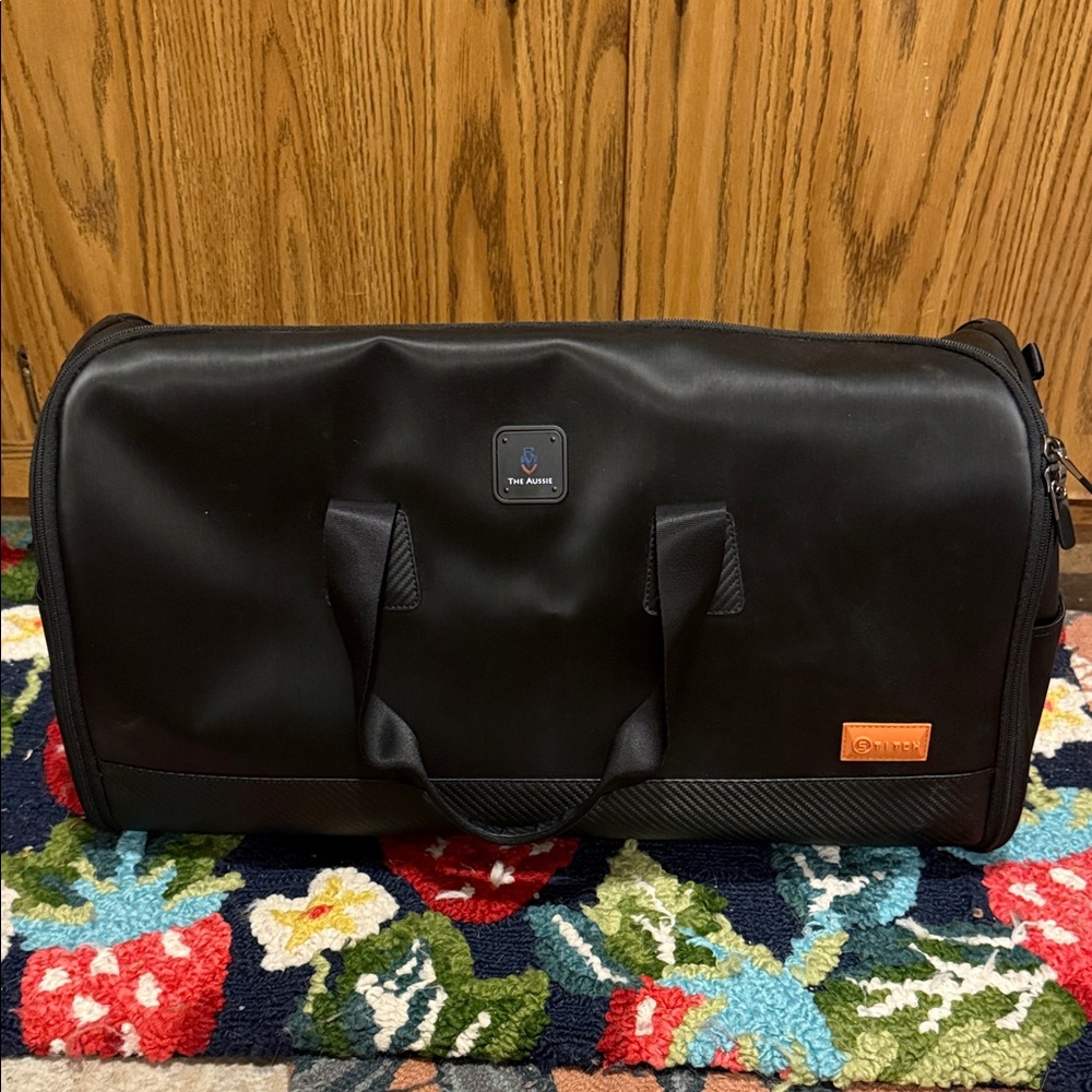 Stitch Golf The Aussie Black Ultimate Garment Bag